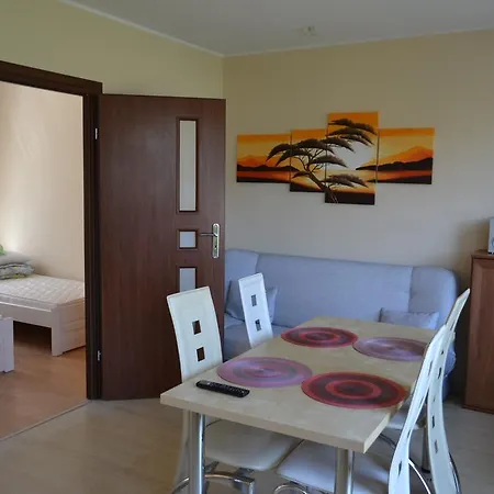 Apartament W Lesie Nad Jeziorem *