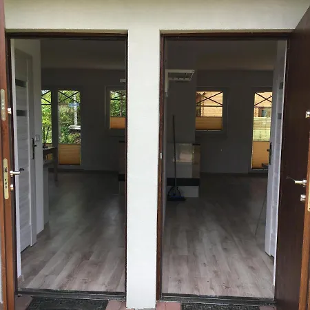 Apartament W Lesie Nad Jeziorem *